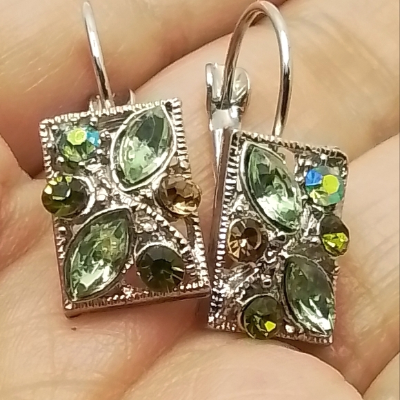 GREEN AND SILVER EARRINGS - Picture 5 of 5